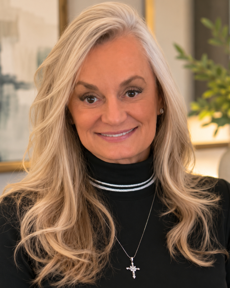 Headshot - Sherry Decker