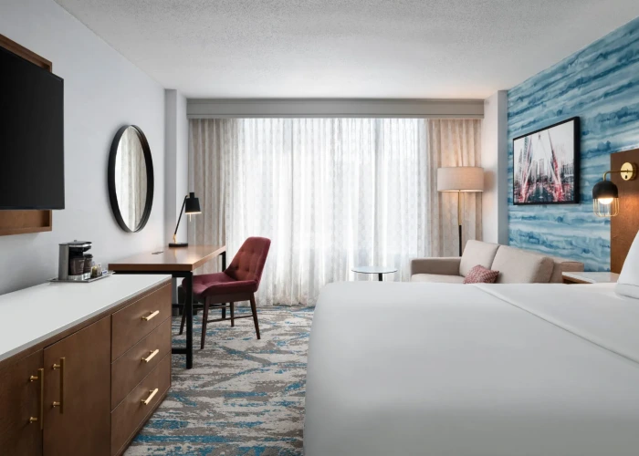 3-dd-hartford-king-bedroom