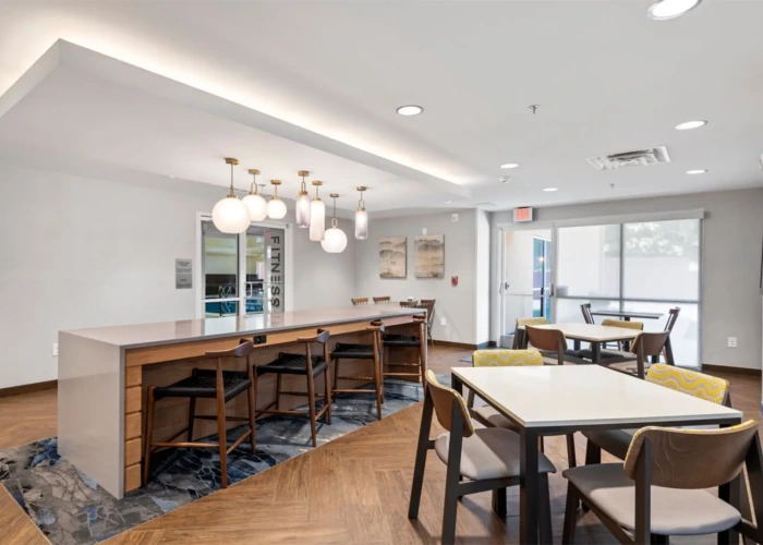 8-fis-hickory-breakfast seating