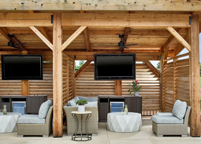 rsr-outdoor-pool-cabana-with