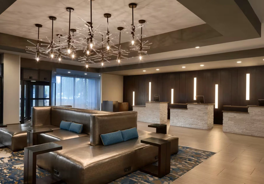 02-cmhce-front-desk-lobby-1172859-2