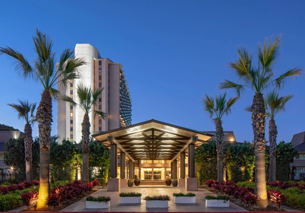 02-hyatt-regency-mission-bay-wide-front-facade