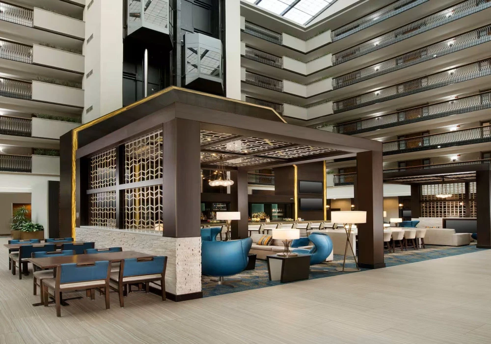 03-kna-oh-col-emb-lobby-vertical-2