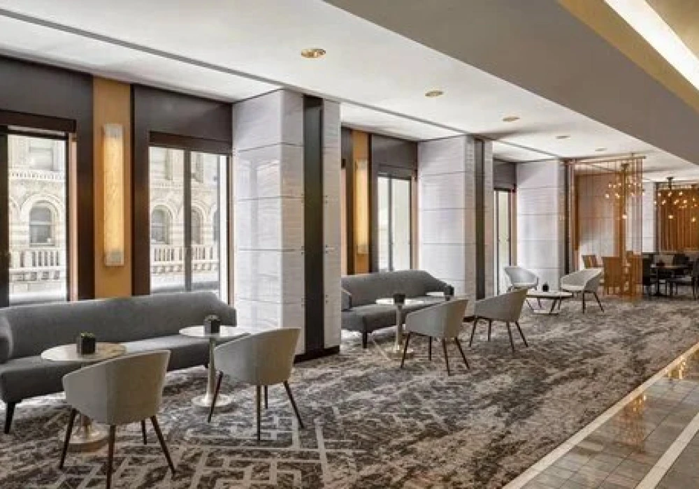 05-lobby-seating-area