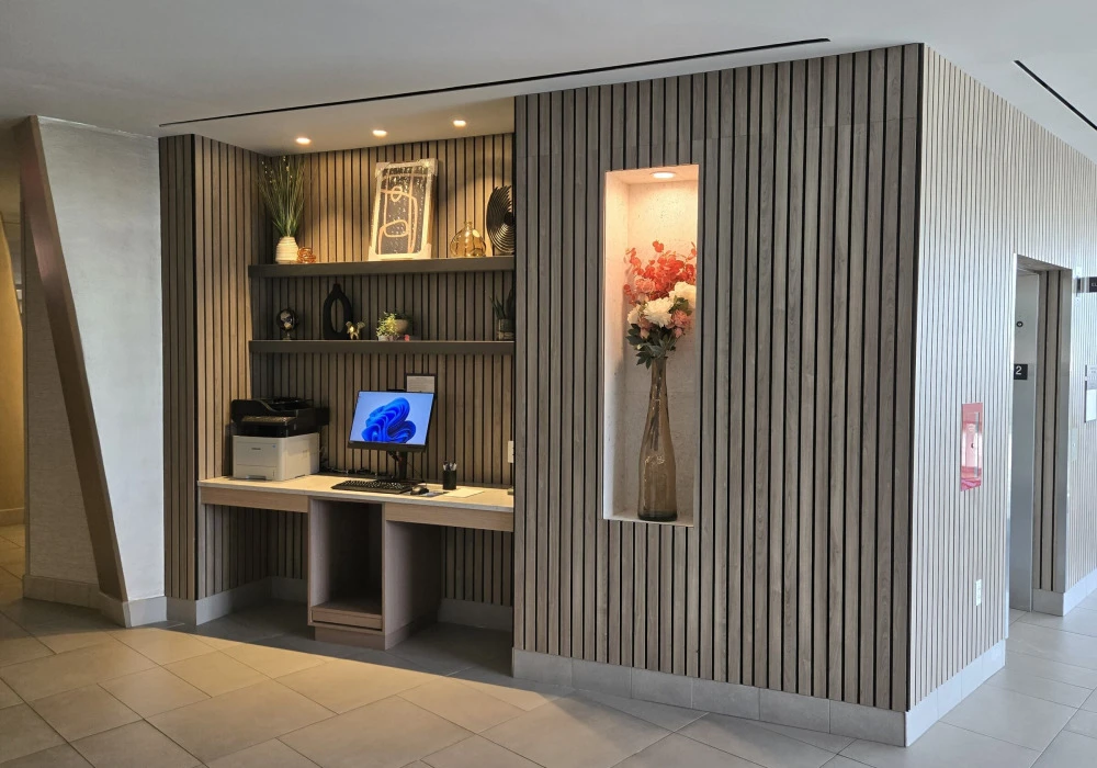 08-business-center-at-lobby