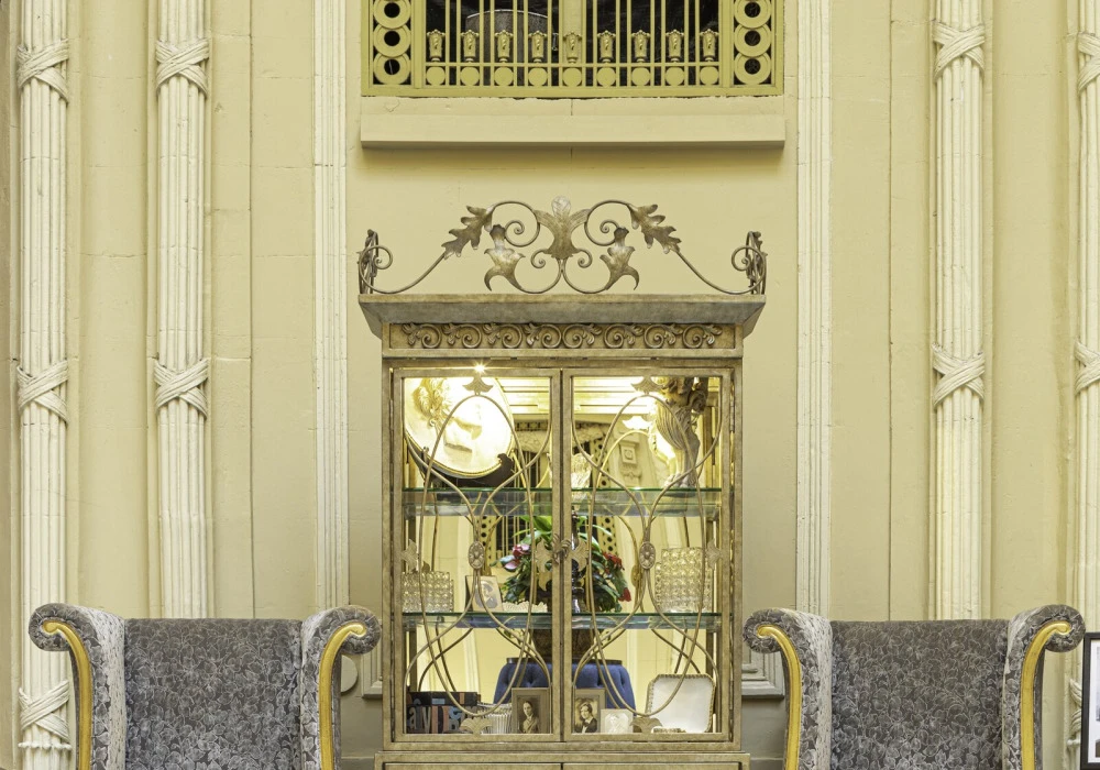 08-lobby