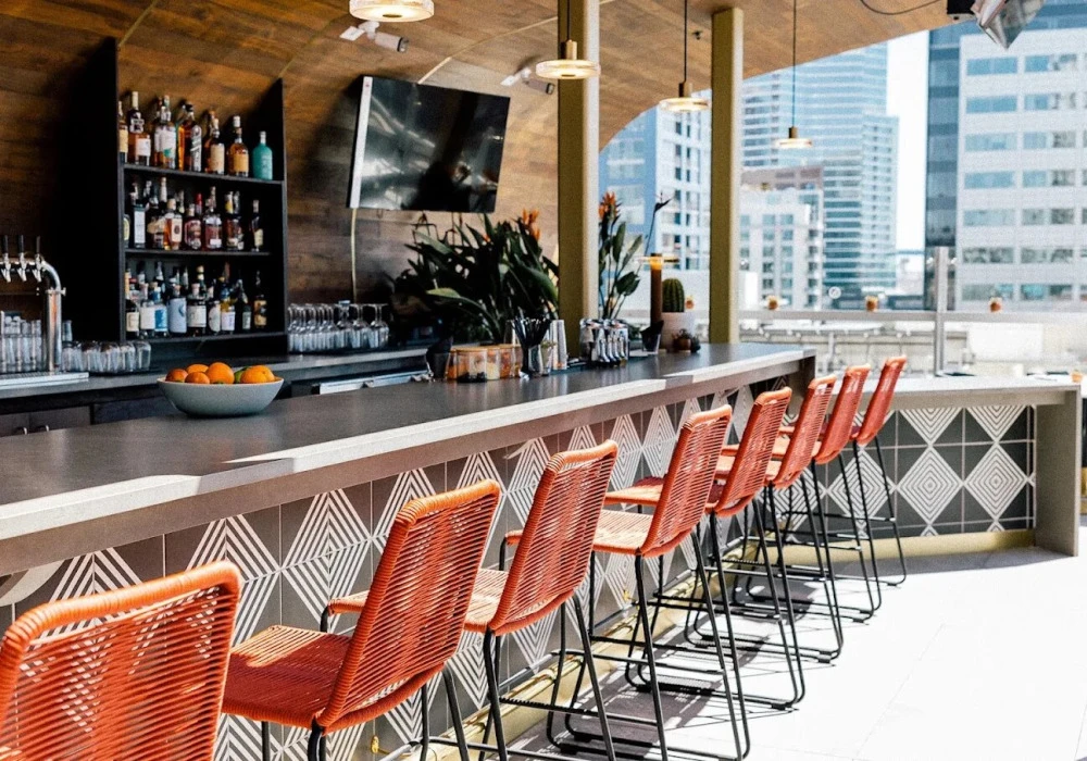 08-roof-top-bar