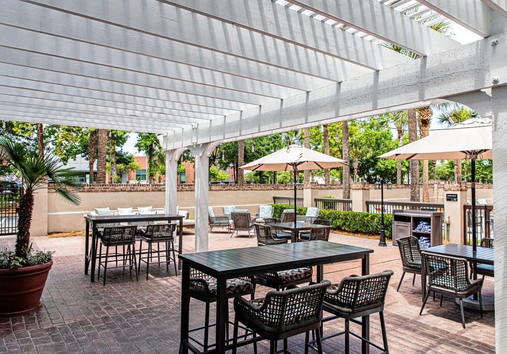 09-outdoor-seating