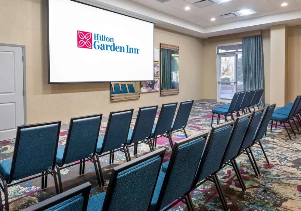10-meeting-room