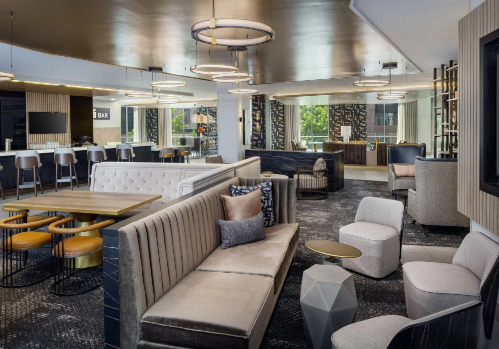 11-bar-lounge-at-h-bar-tv