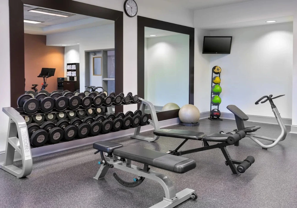 12-fitness-center