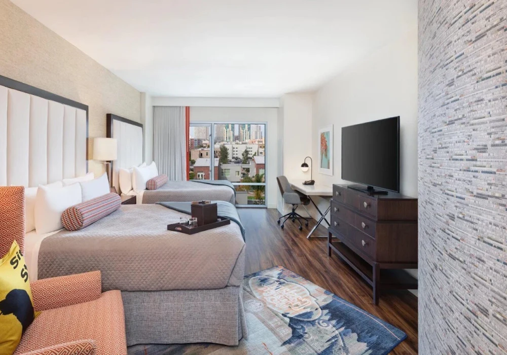 13-double-queen-guestroom