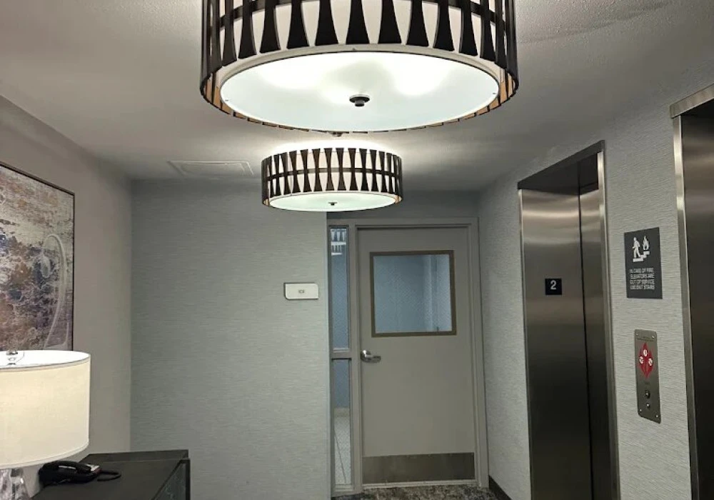 14-elevator-lobby-3