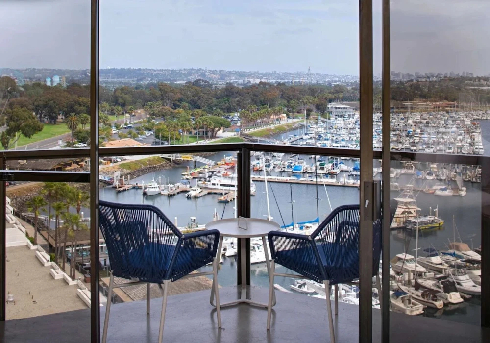 18-balcony-marina-view