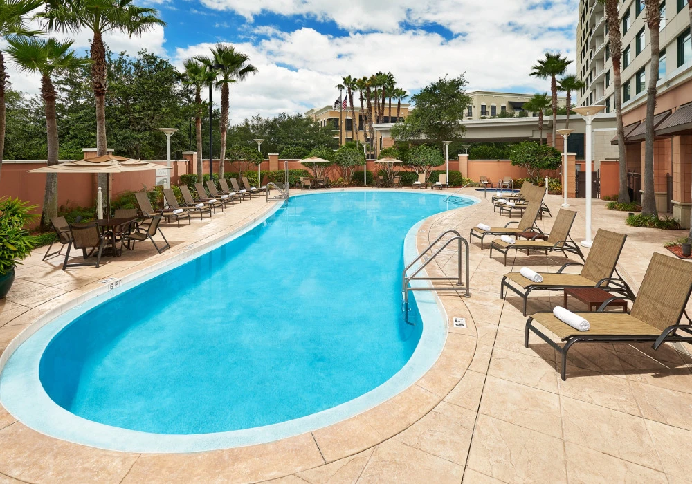 18-pool-hires