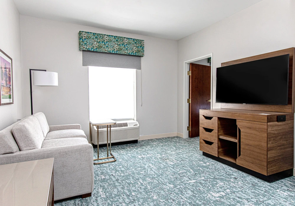 22-kxte-suite-with-couth