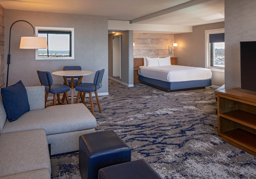 24-hyatt-regency-mission-bay-corner-king-interior-view