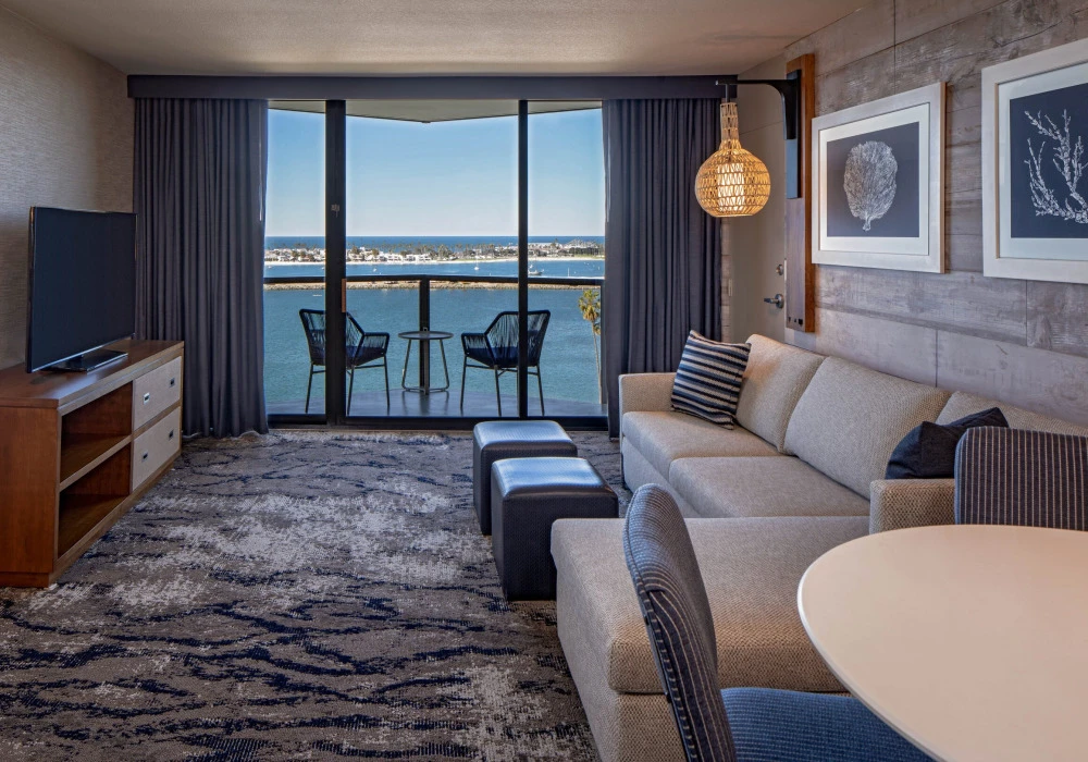 25-hyatt-regency-mission-bay-corner-king-window-view