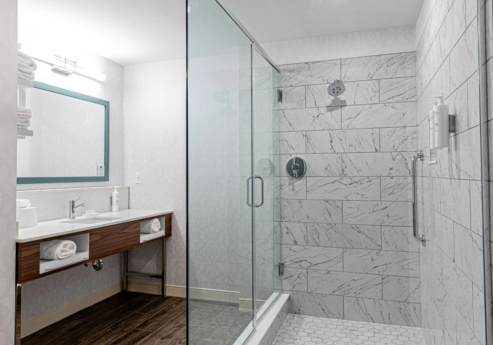 26-kxwe-shower