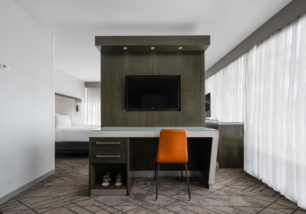 29-corner-king-working-divider-desk