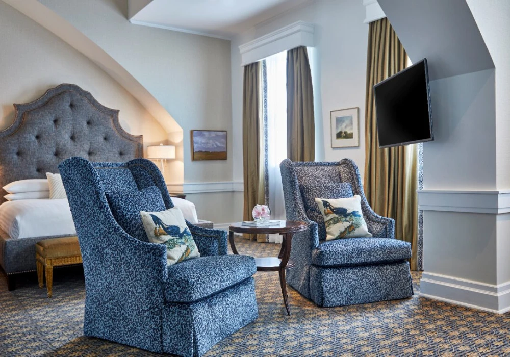 48-governors-suite-bedroom