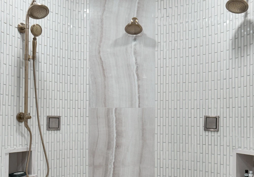 79-mh-mslmc-pressuit-mainbath4